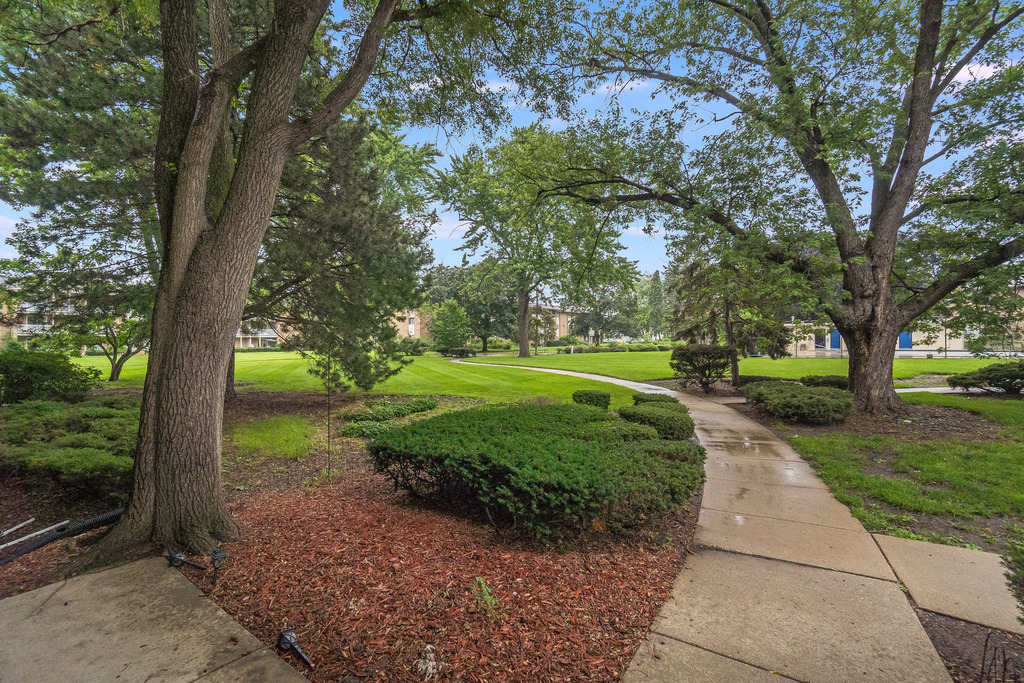 930 Beau Drive Unit: 209