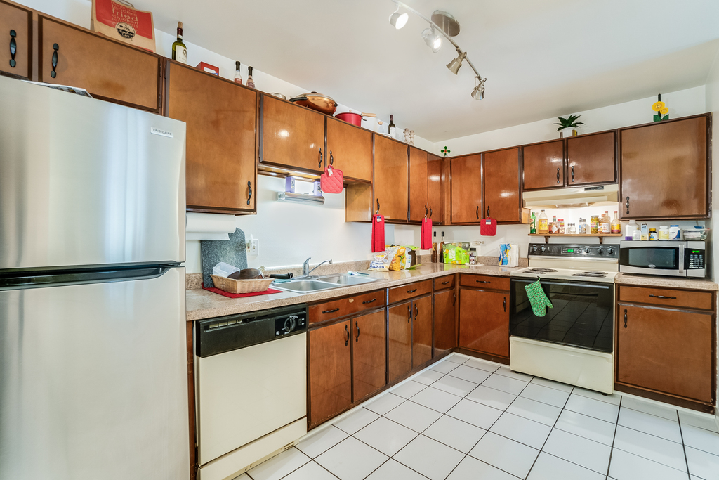 930 Beau Drive Unit: 209