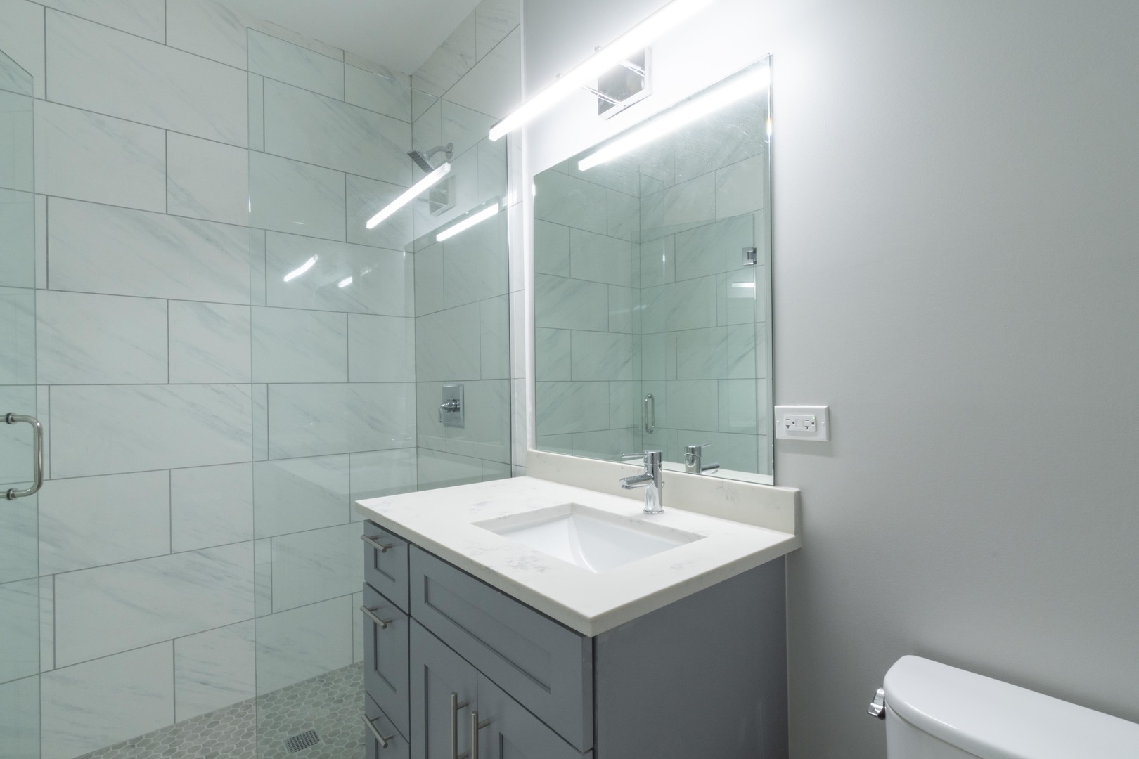 25 W Hubbard Street Unit: 303