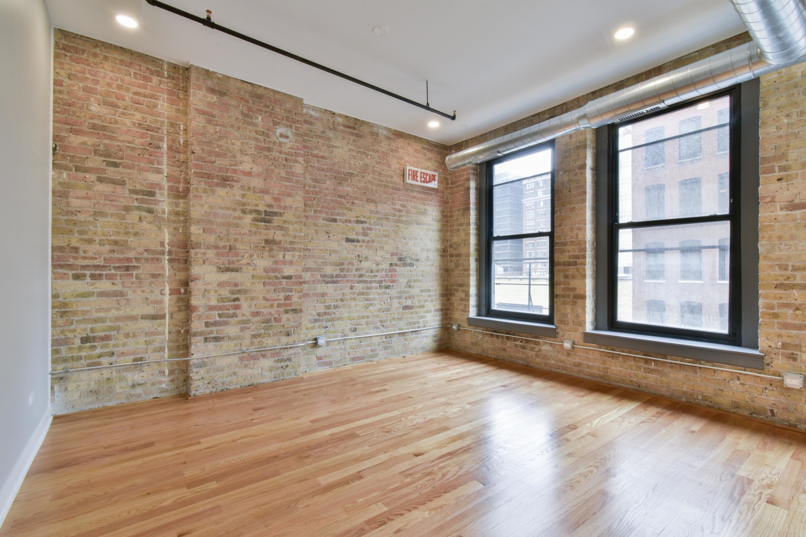 25 W Hubbard Street Unit: 303