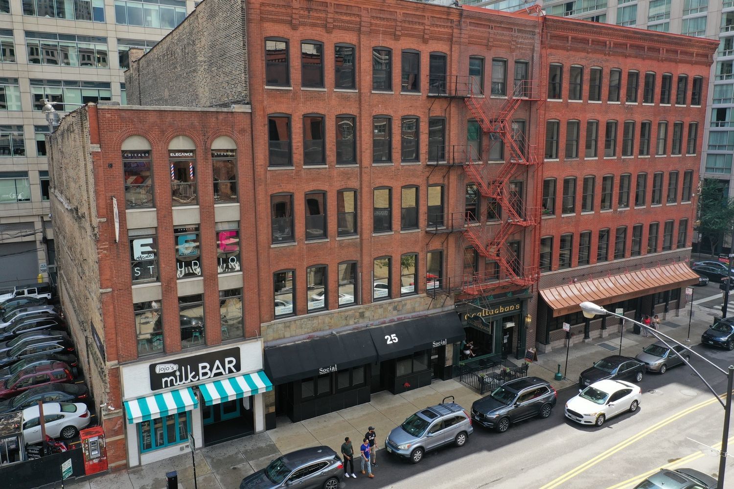 25 W Hubbard Street Unit: 303