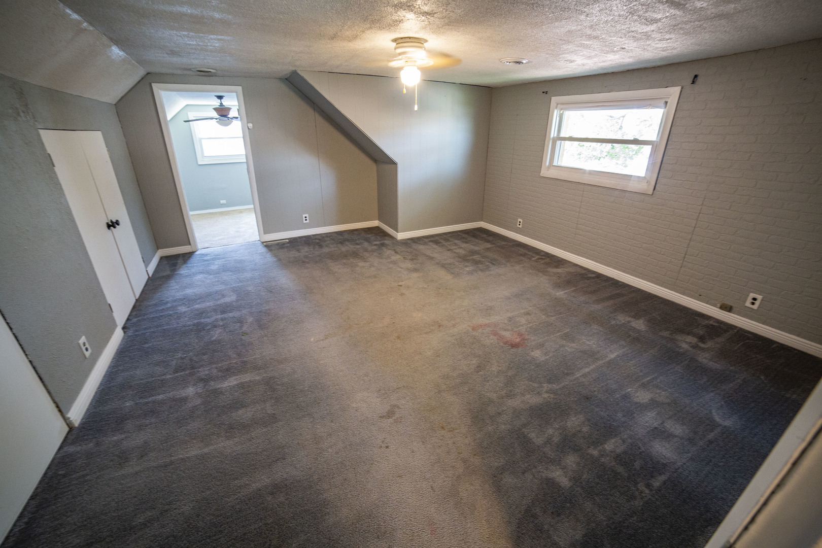 9048 Martin Lane