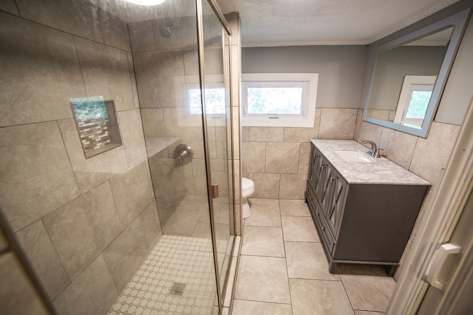 9048 Martin Lane