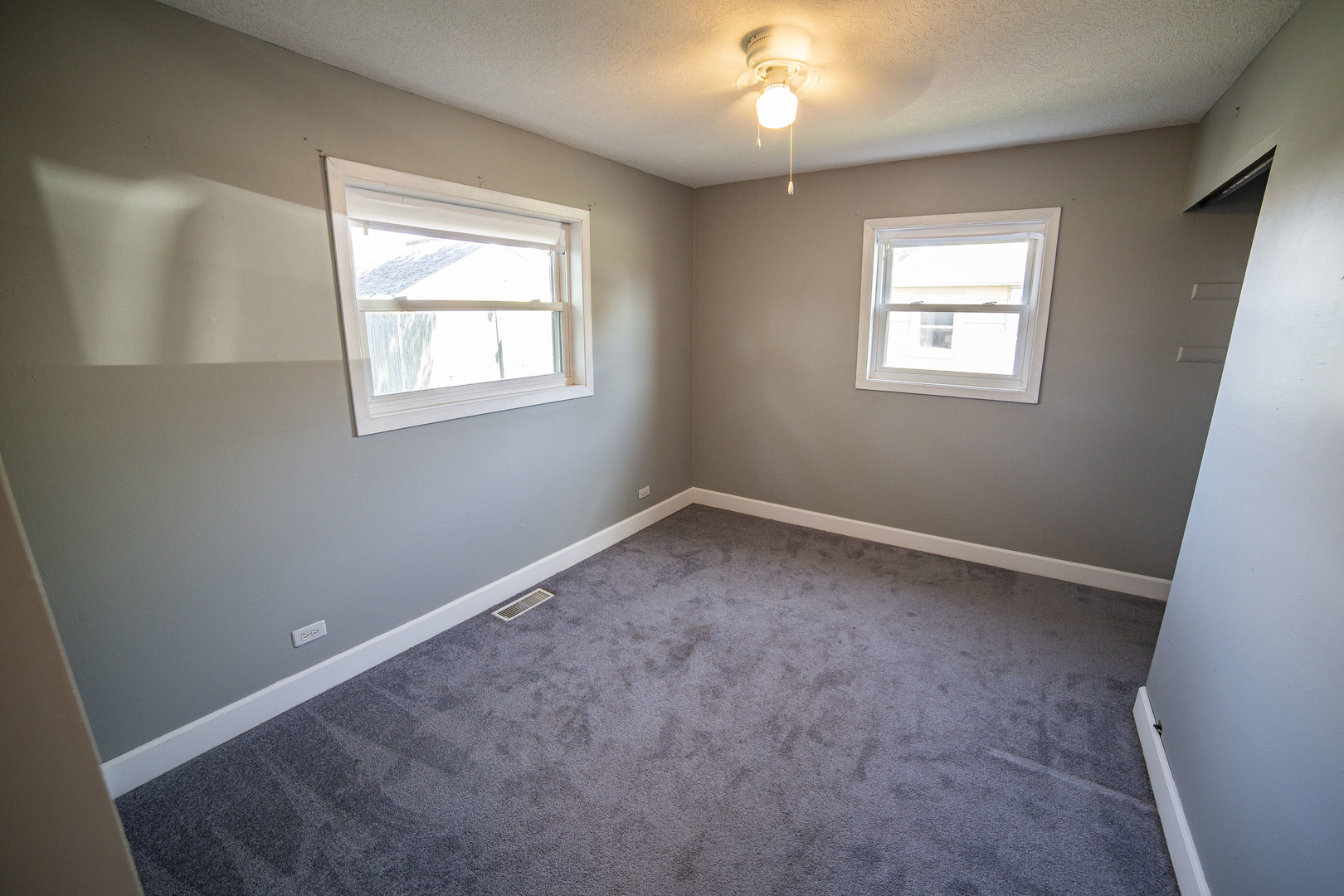 9048 Martin Lane