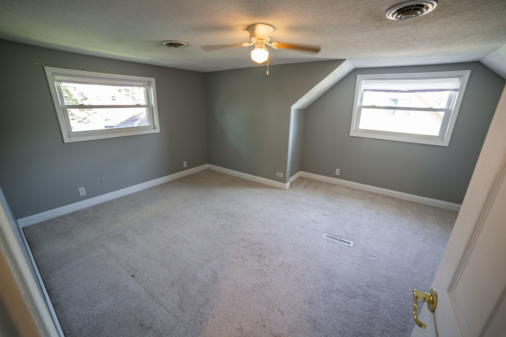 9048 Martin Lane