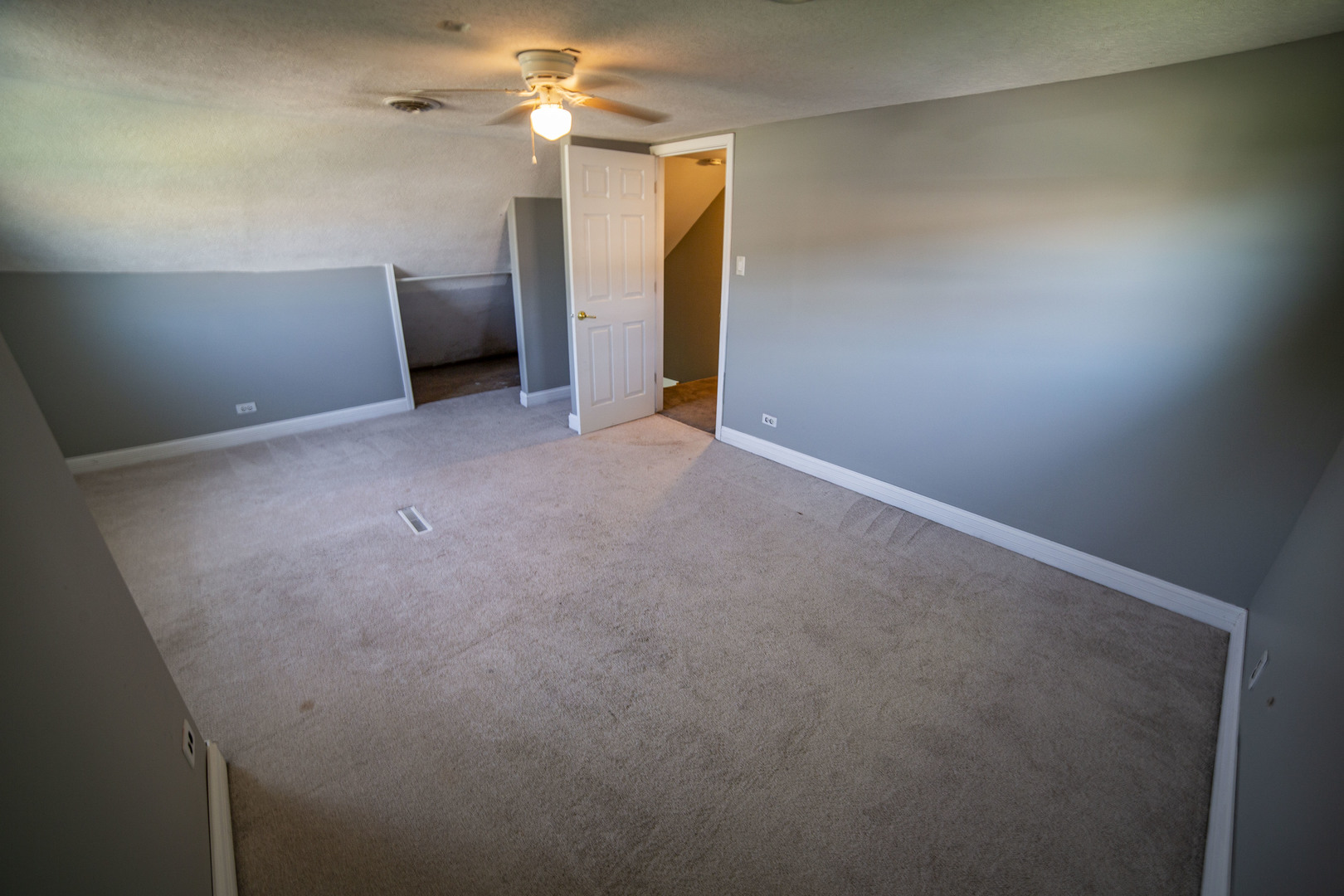 9048 Martin Lane