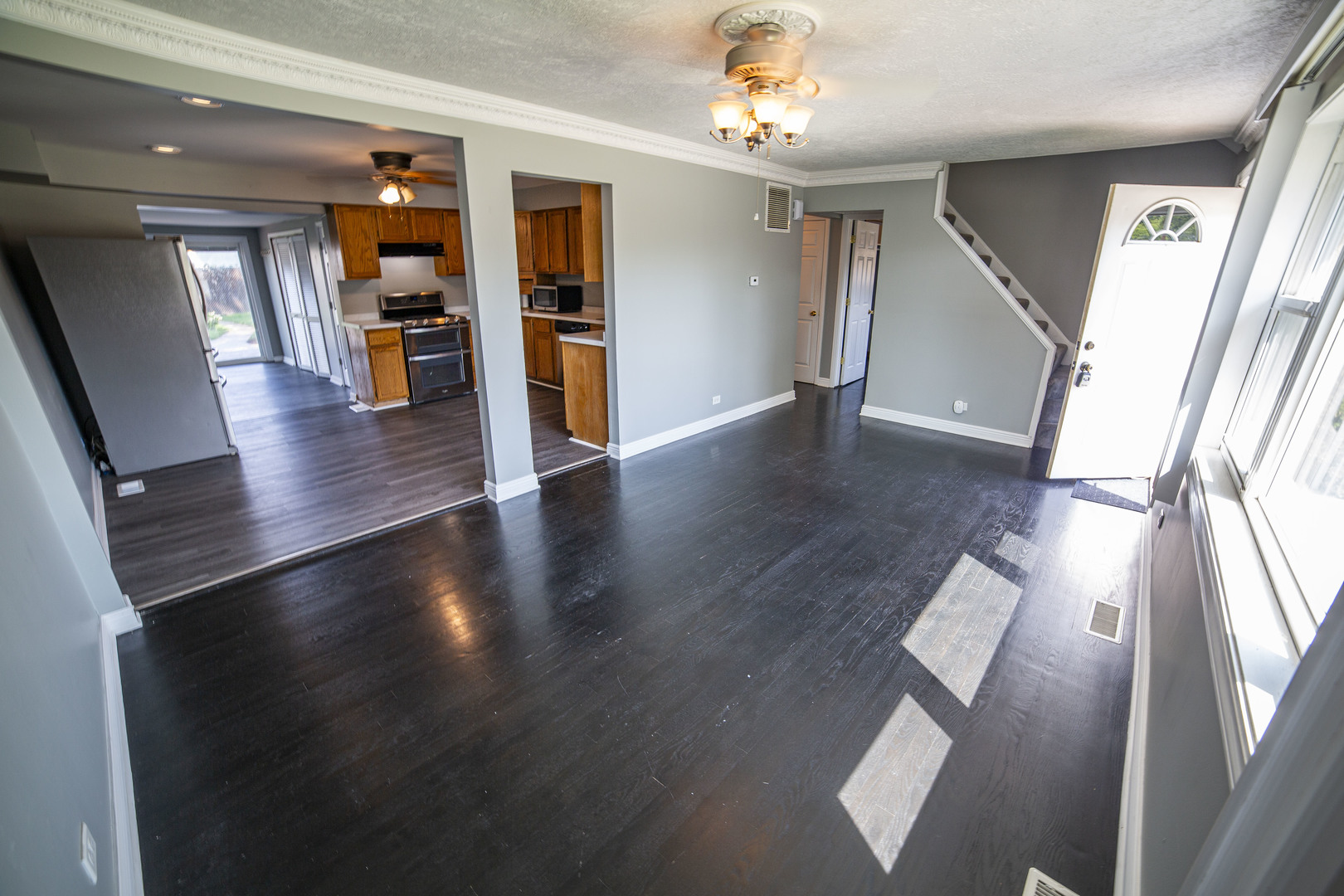9048 Martin Lane