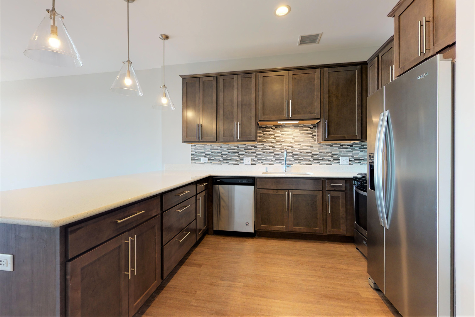 4758 N Laramie Avenue Unit: 204