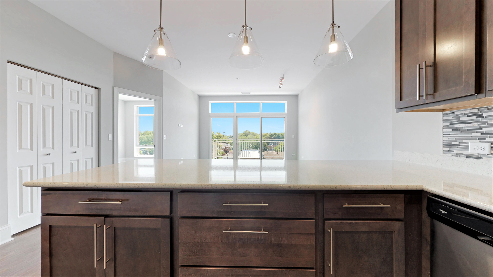 4758 N Laramie Avenue Unit: 204
