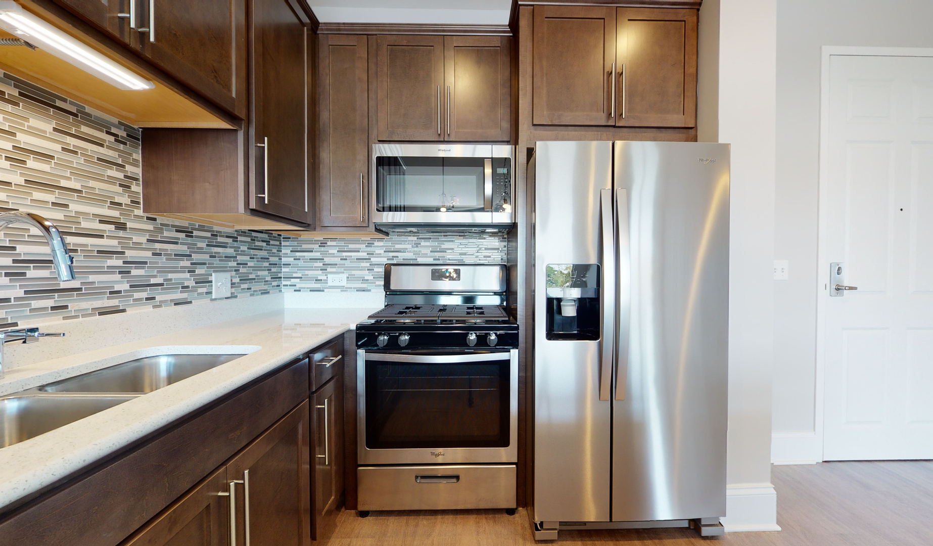 4758 N Laramie Avenue Unit: 204