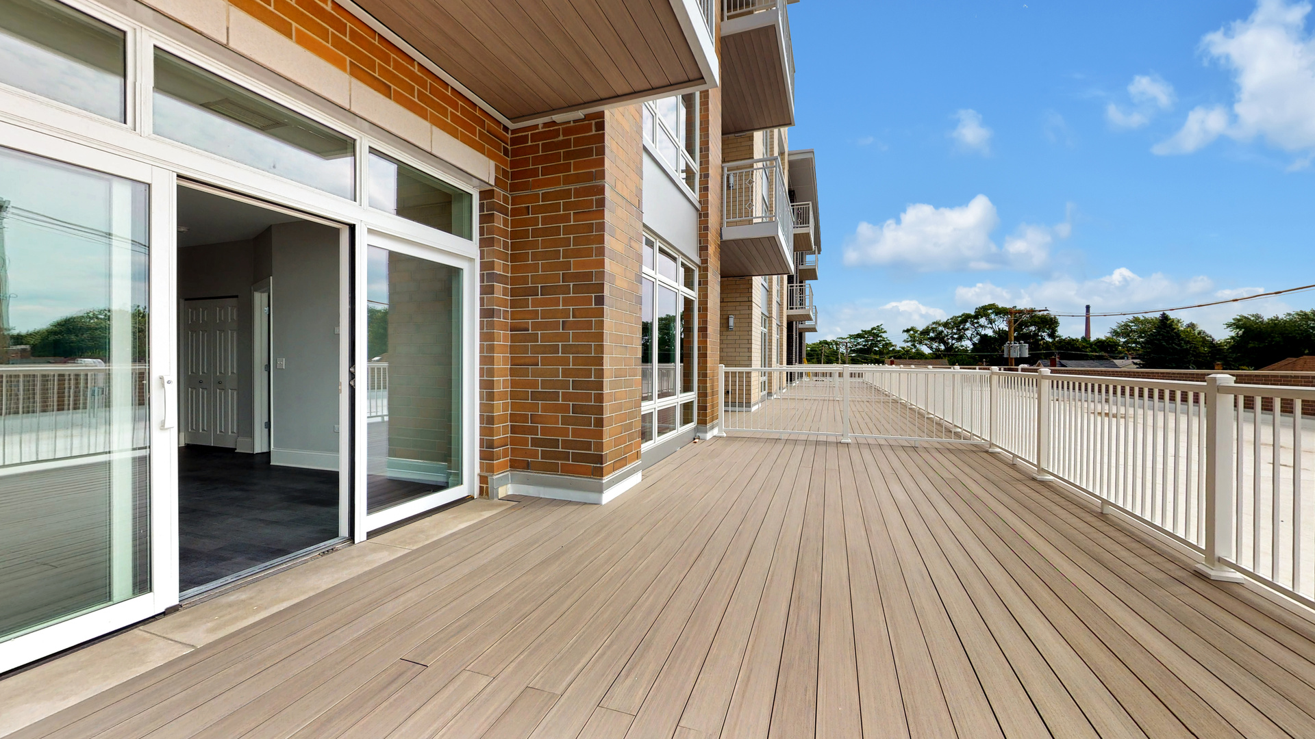 4758 N Laramie Avenue Unit: 204