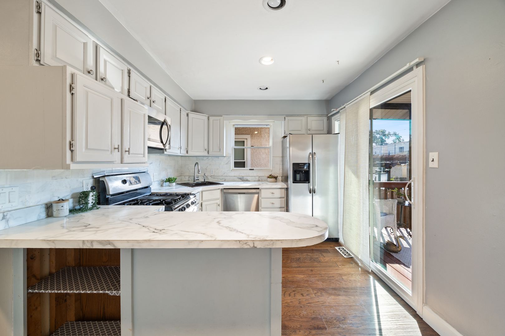 5235 W Pensacola Avenue