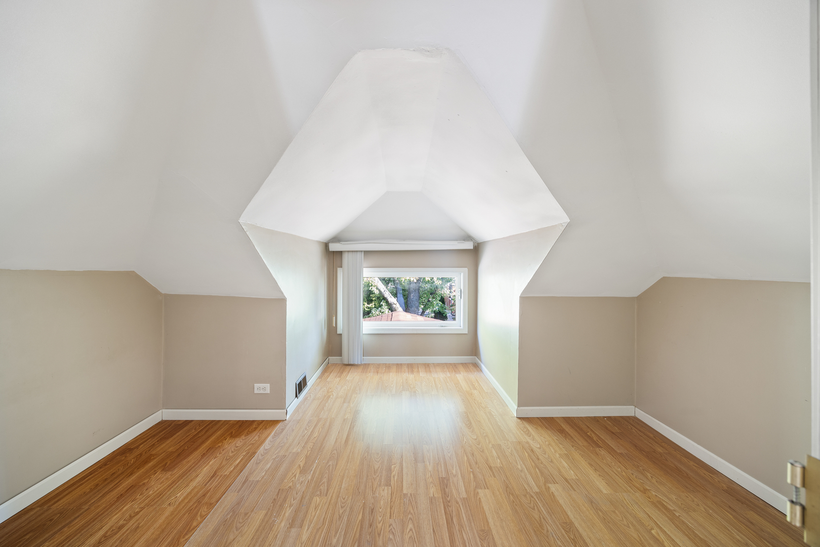 5235 W Pensacola Avenue