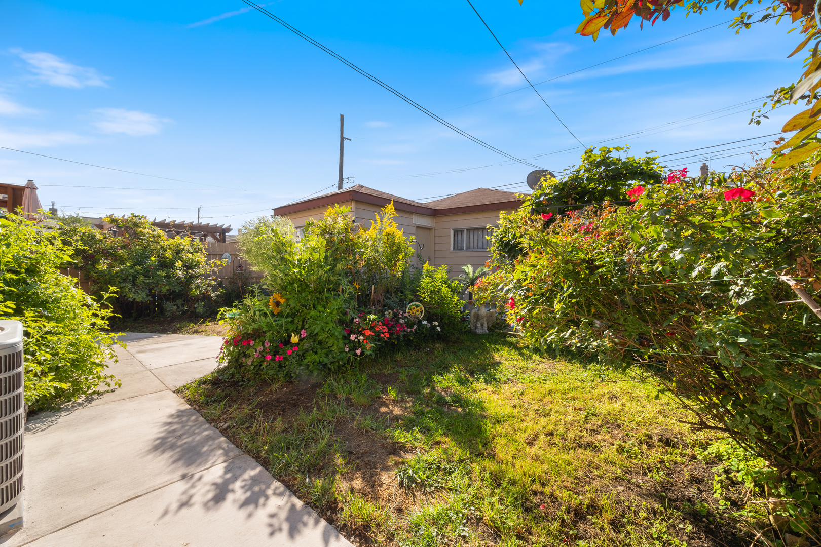 5235 W Pensacola Avenue