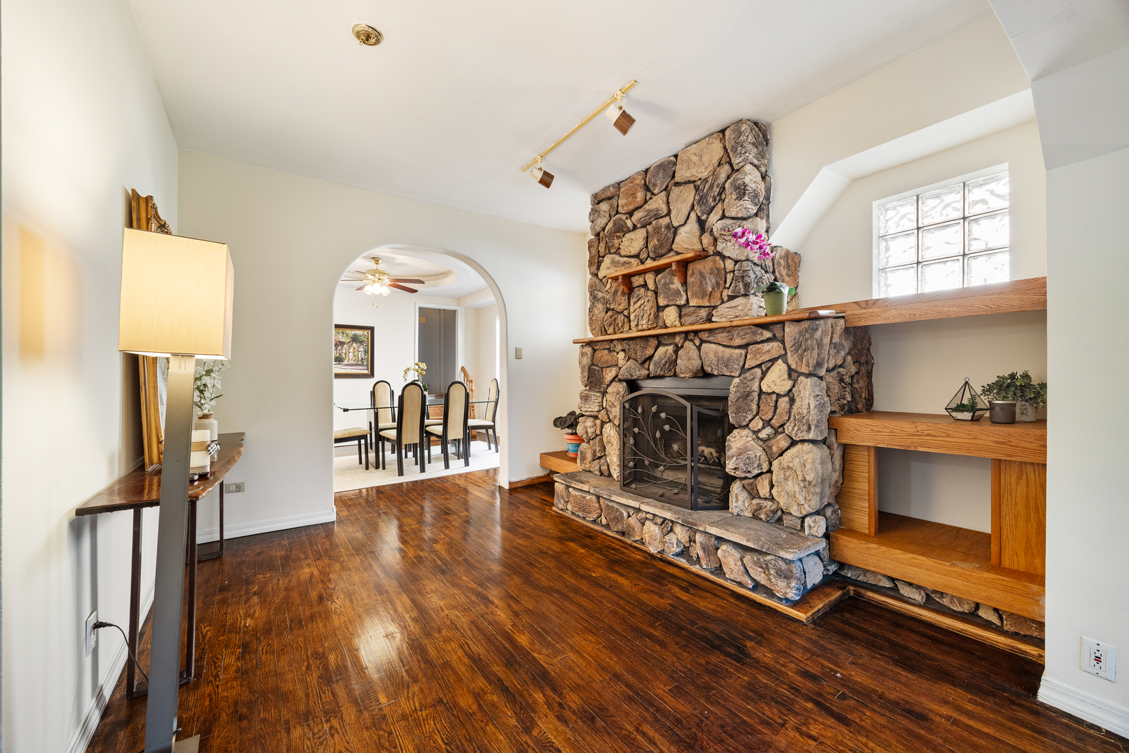 5235 W Pensacola Avenue