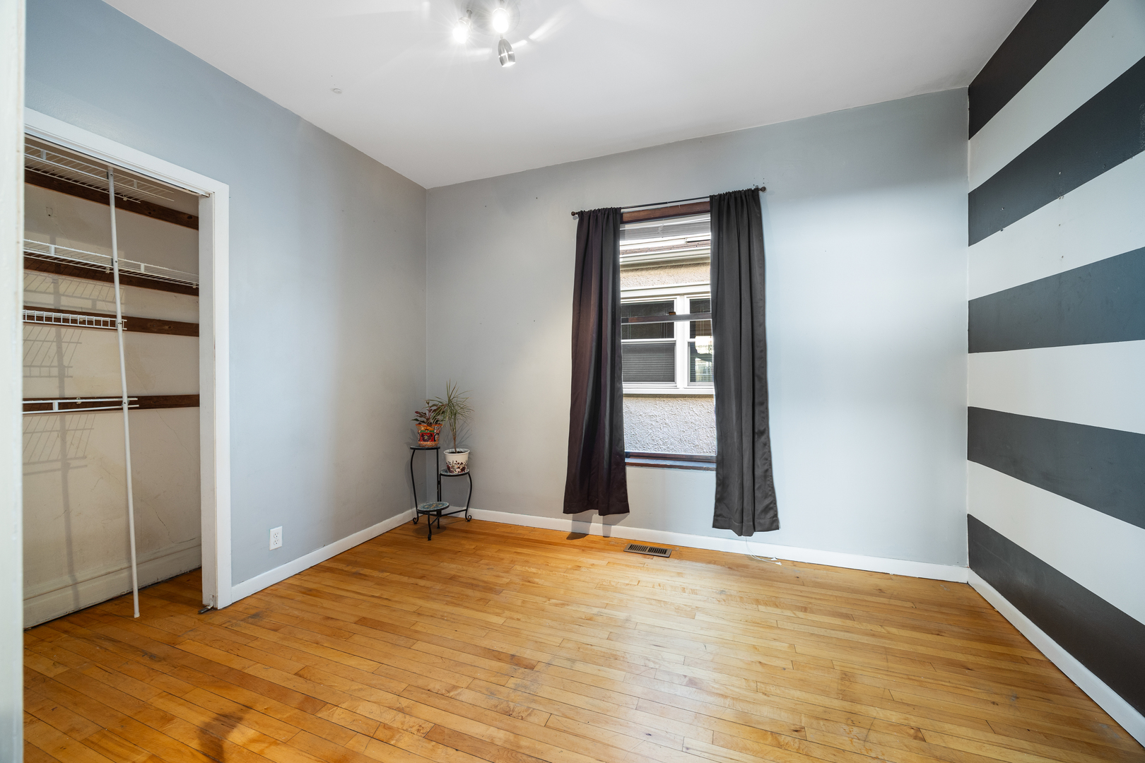 5235 W Pensacola Avenue