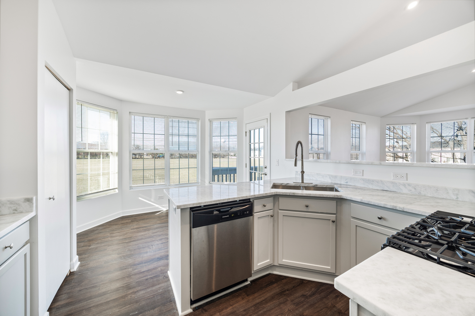 715 Four Seasons Boulevard