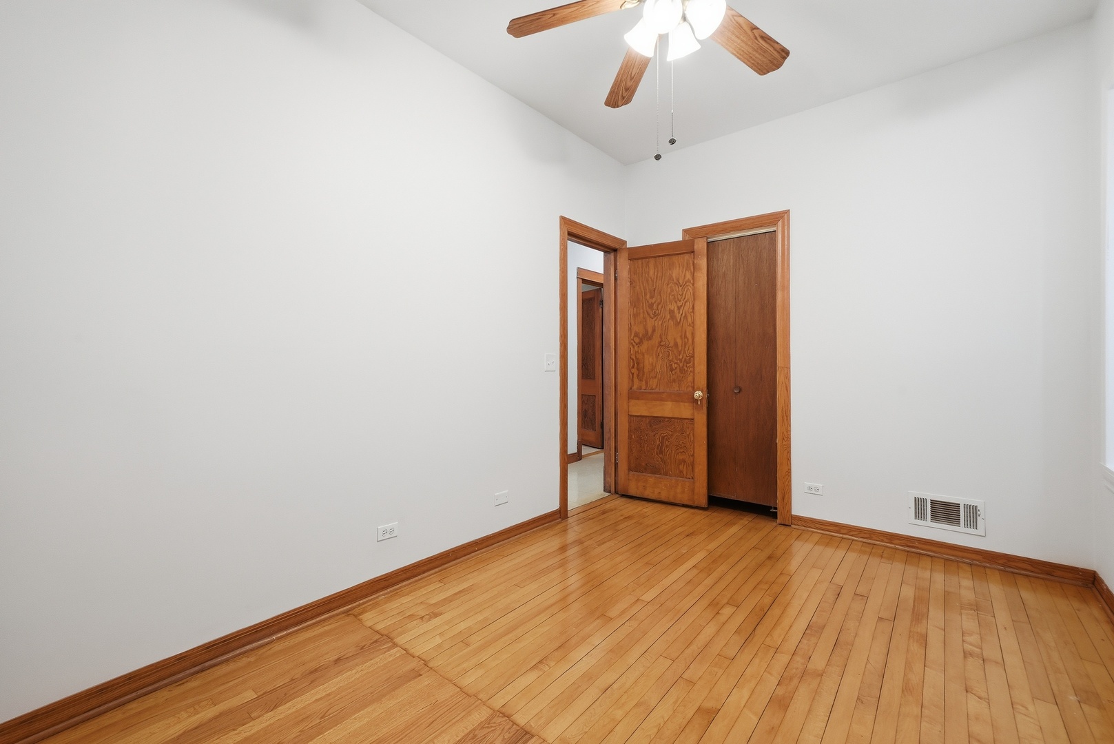 4908 W Berteau Avenue