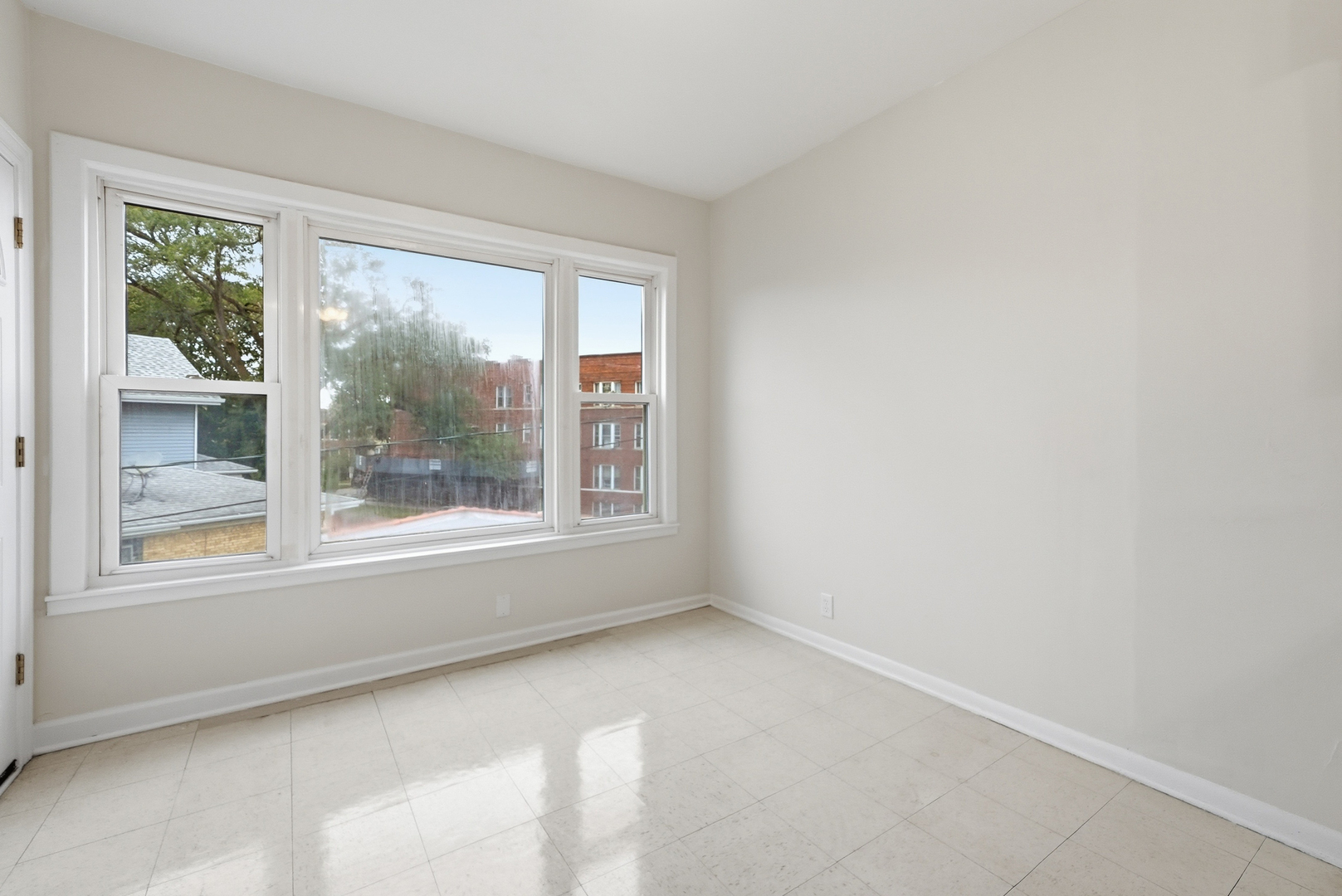 4908 W Berteau Avenue
