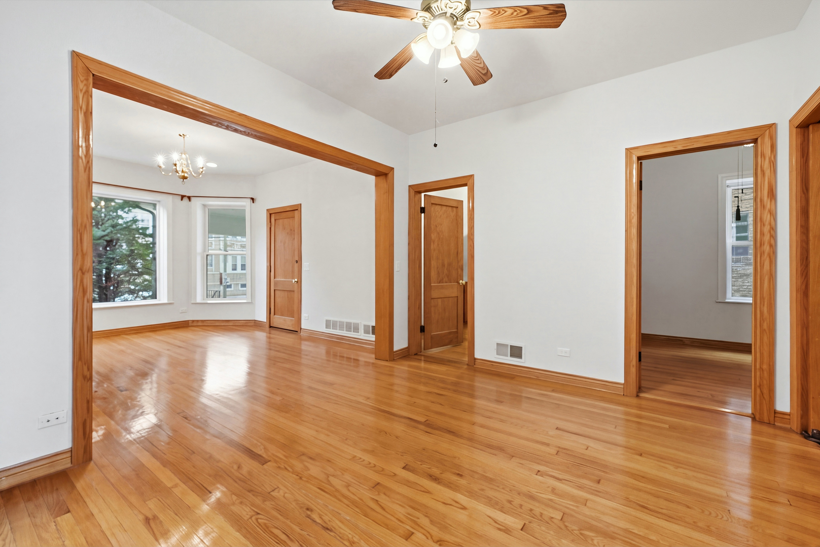4908 W Berteau Avenue
