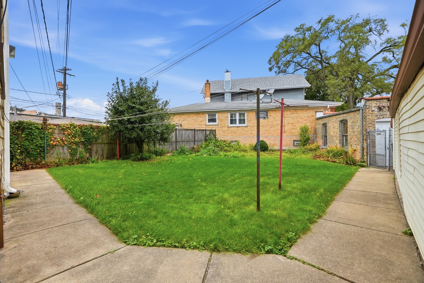 4908 W Berteau Avenue