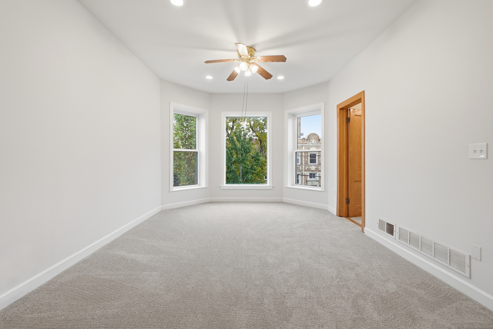 4908 W Berteau Avenue