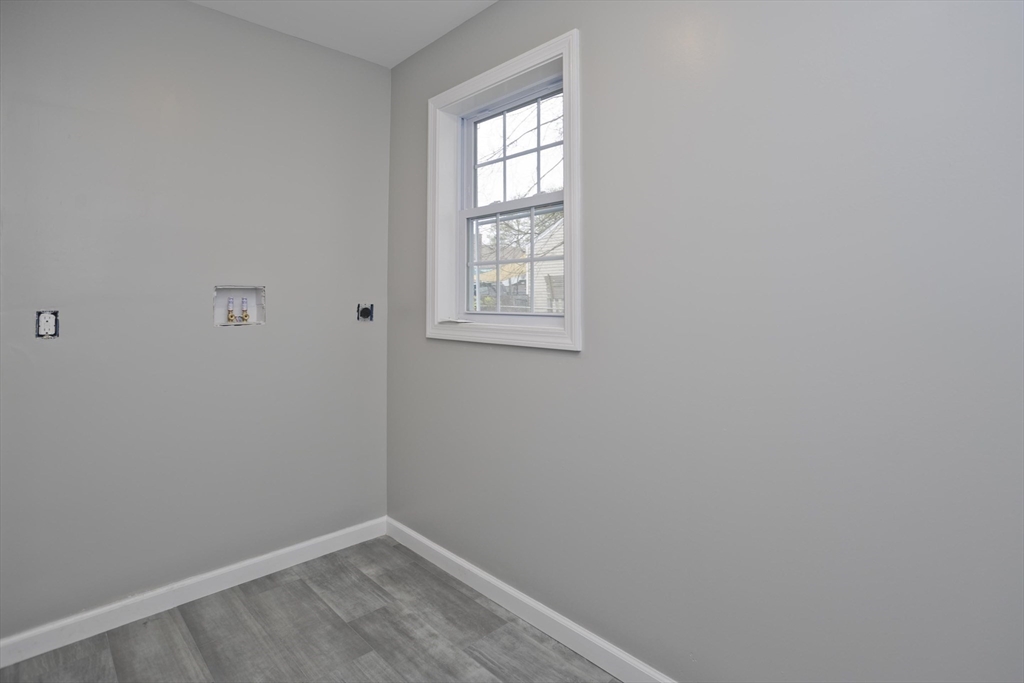33 Brooks St