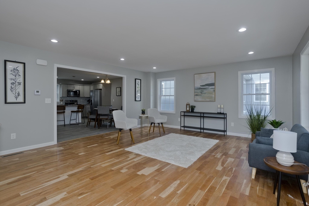 33 Brooks St
