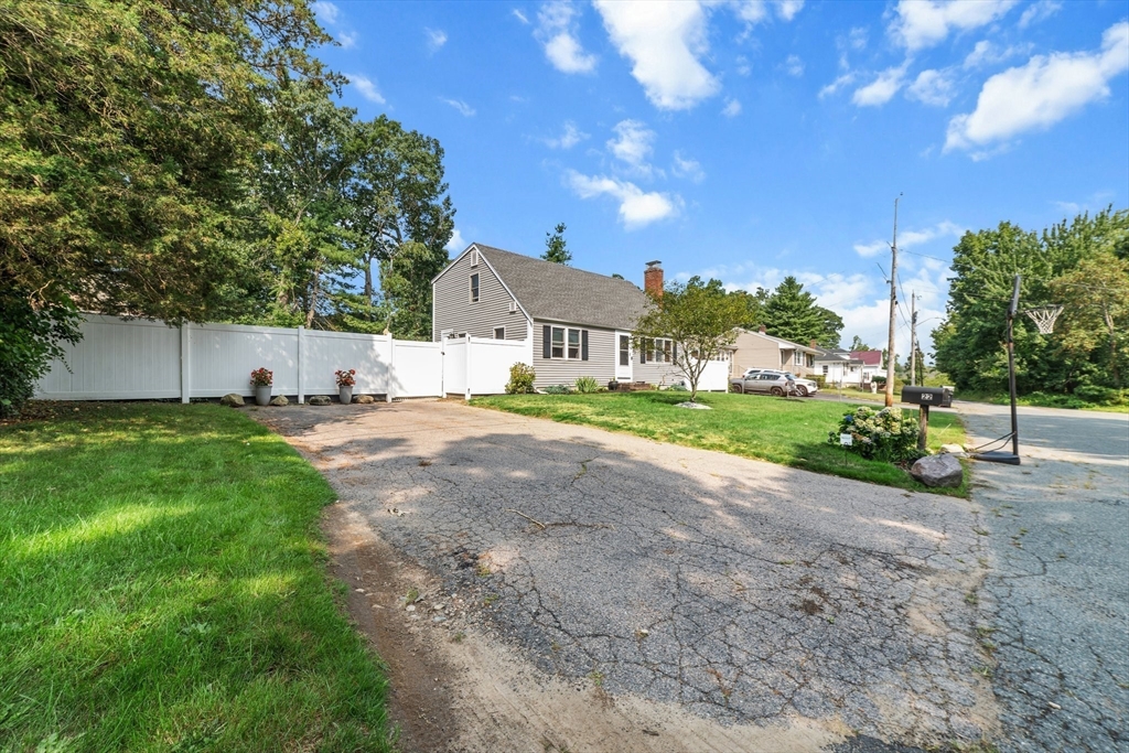 22 Eames Ave