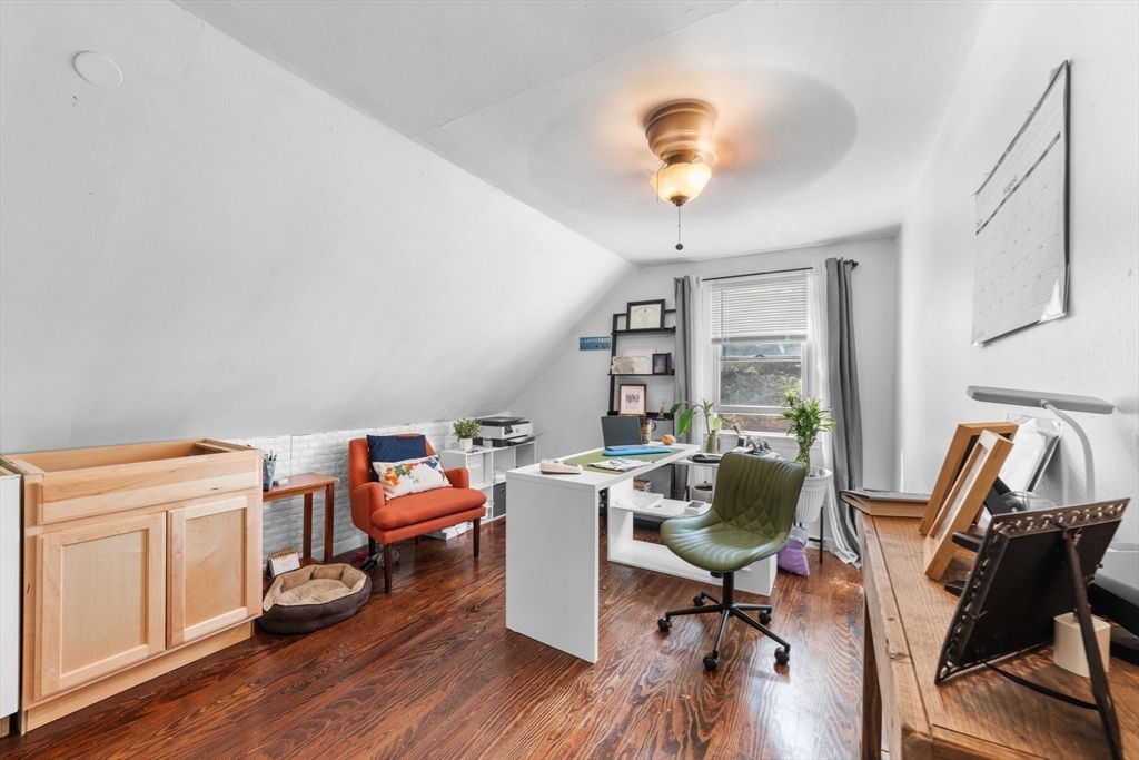 22 Eames Ave
