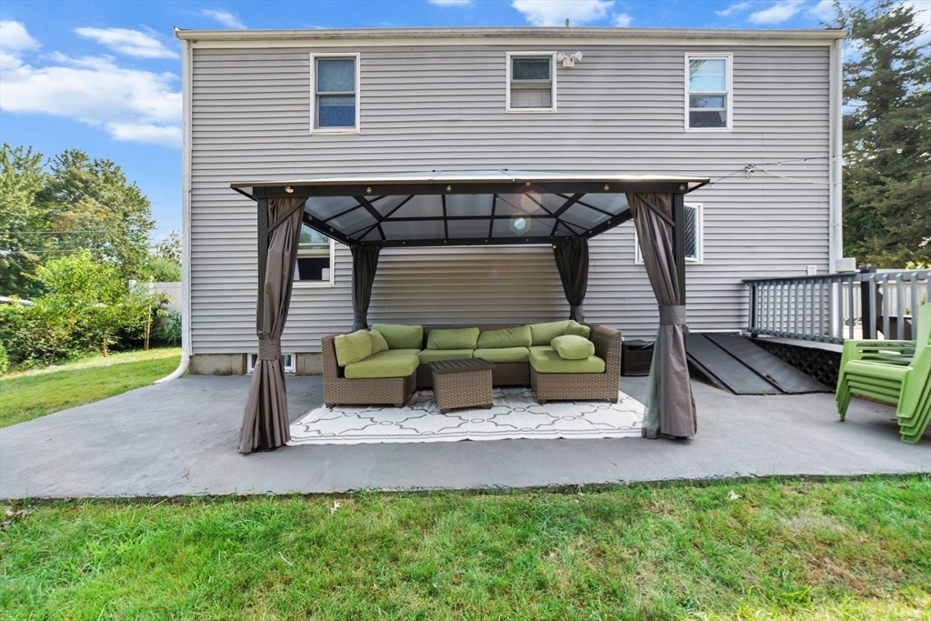 22 Eames Ave