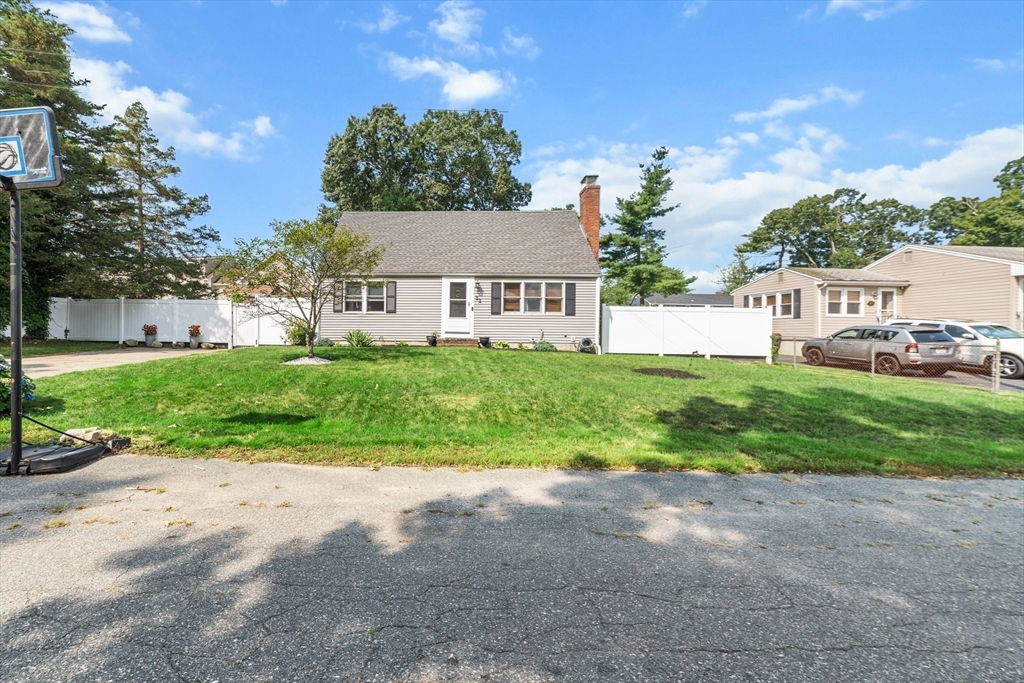22 Eames Ave