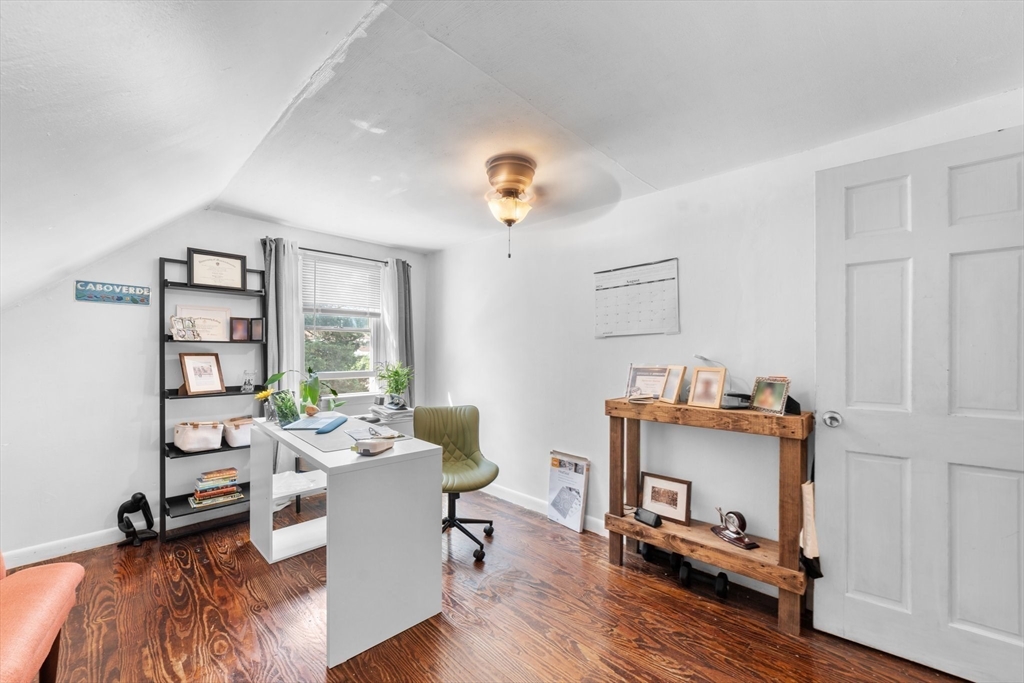 22 Eames Ave
