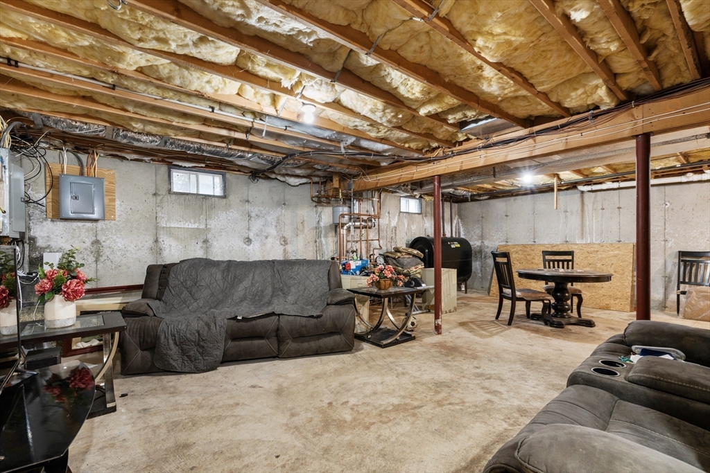 592 Myricks St