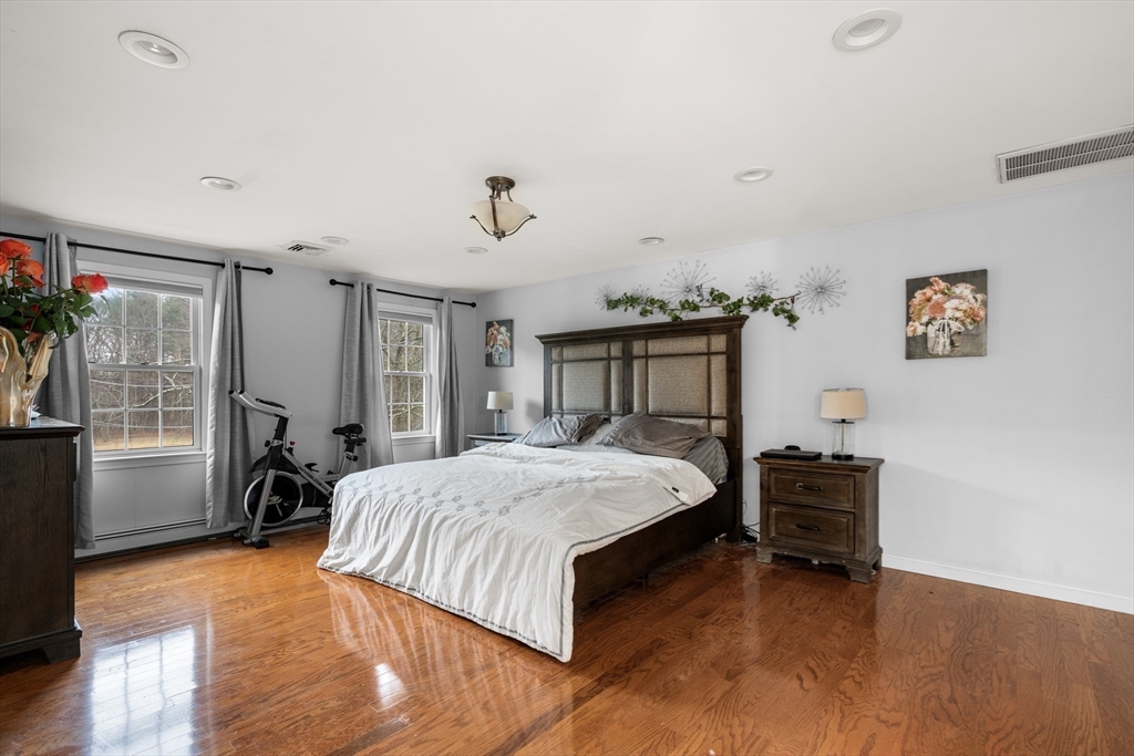 592 Myricks St