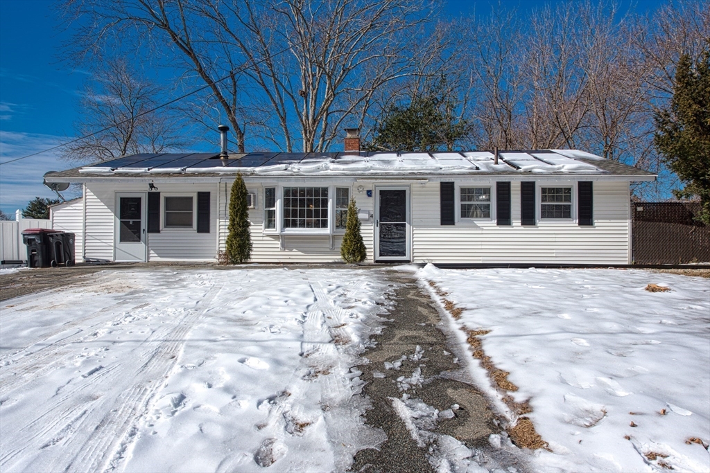 4 Cairn Rd