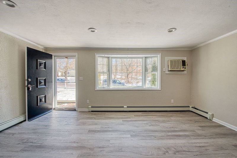 4 Cairn Rd