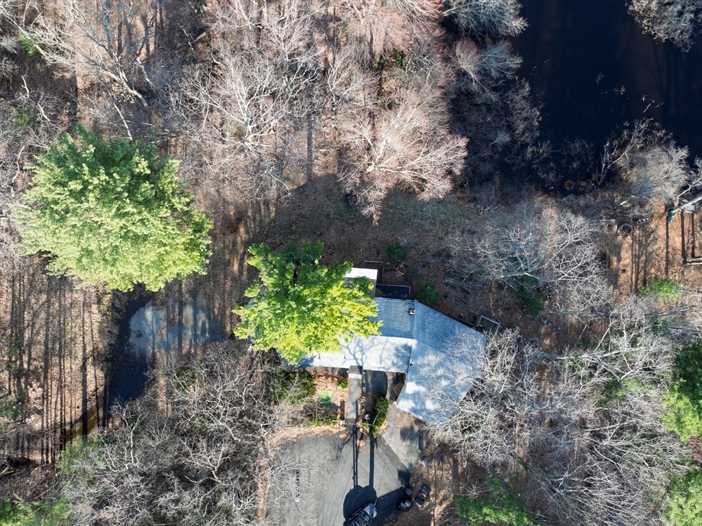 47 Riverside Dr