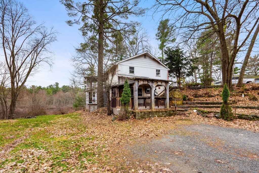 47 Riverside Dr