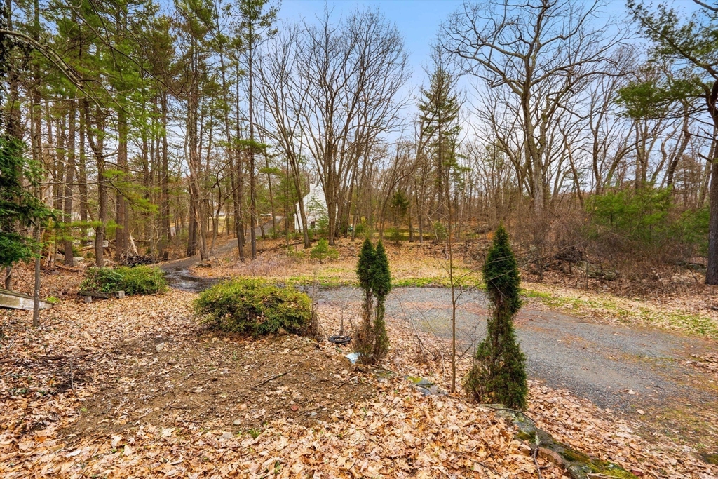 47 Riverside Dr