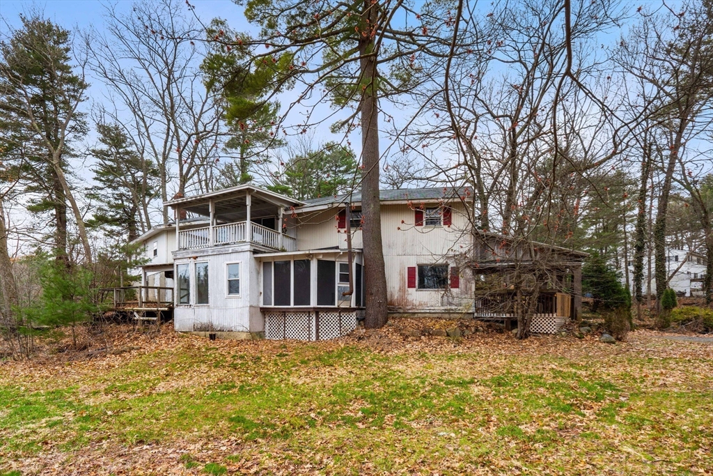 47 Riverside Dr