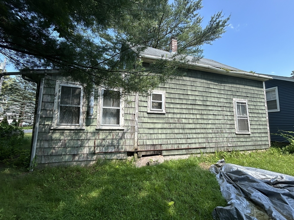 148 Lakeview Ave