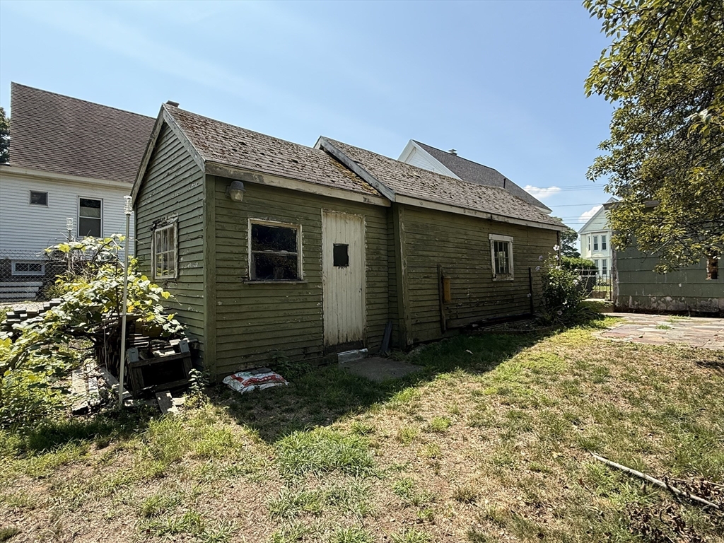 24 Marblehead St
