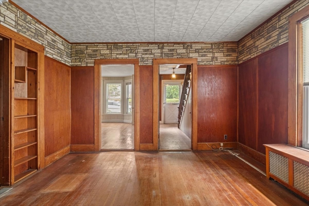 17 Neponset Ave