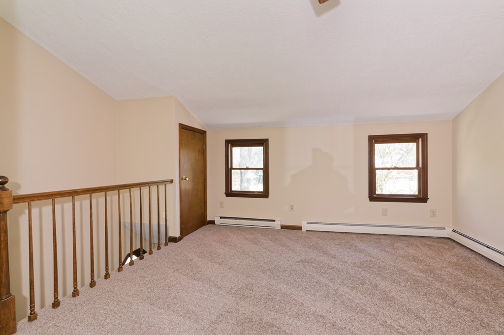 3 Lancaster St