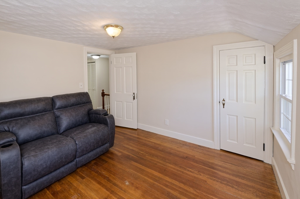 3 Lancaster St