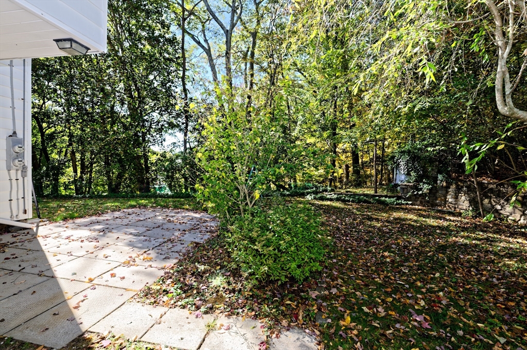 3 Lancaster St