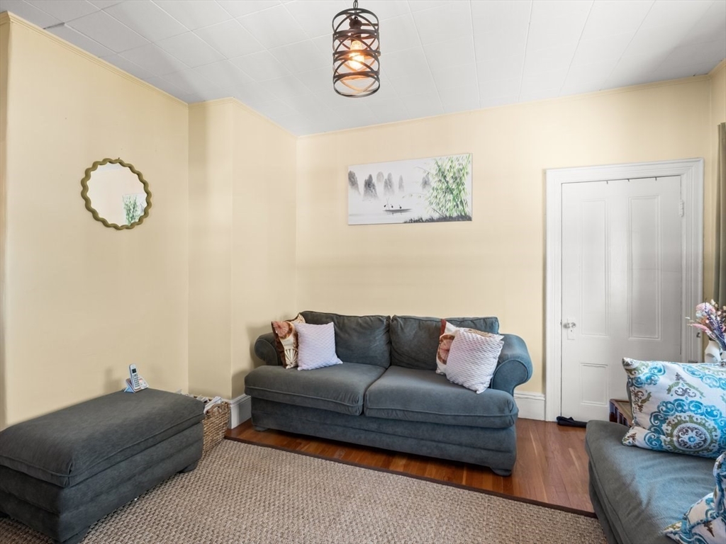 492 Metropolitan Ave