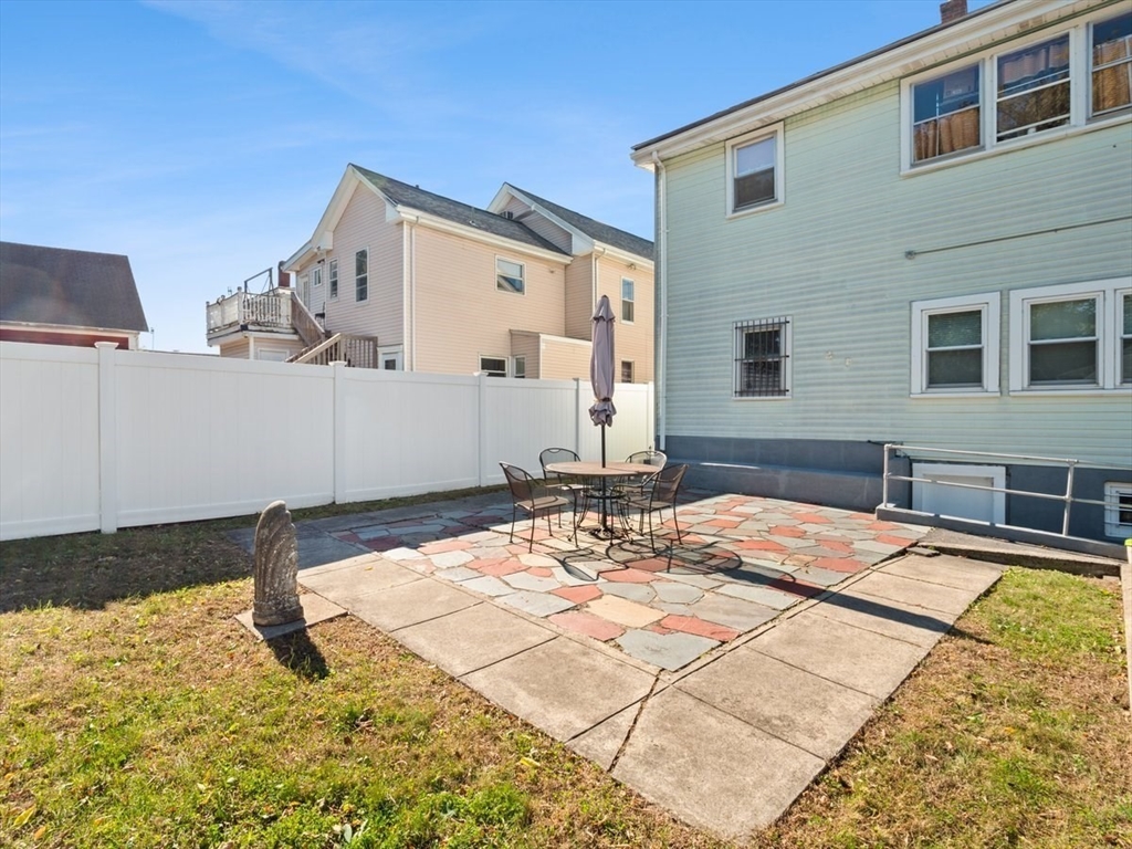 492 Metropolitan Ave