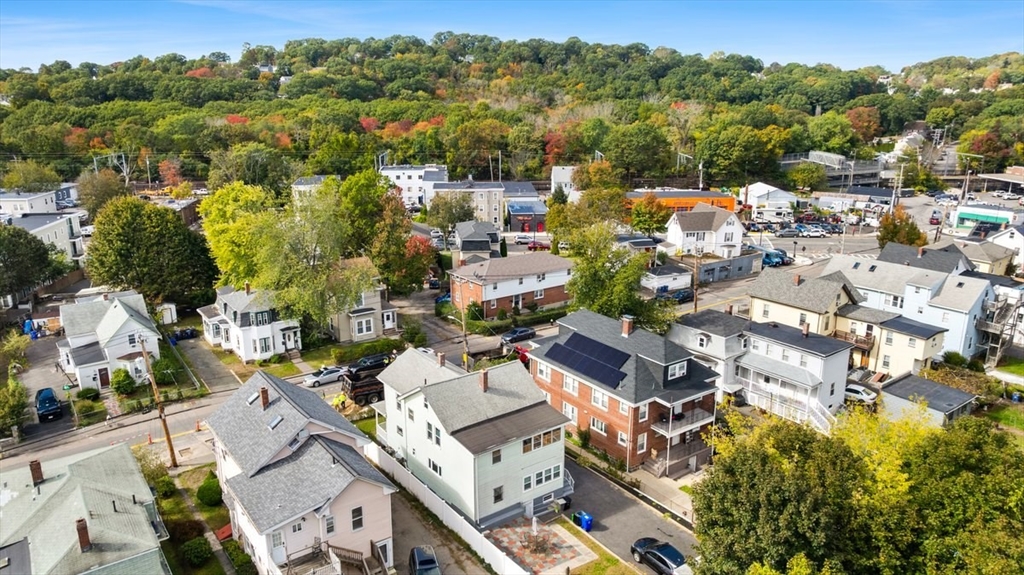 492 Metropolitan Ave